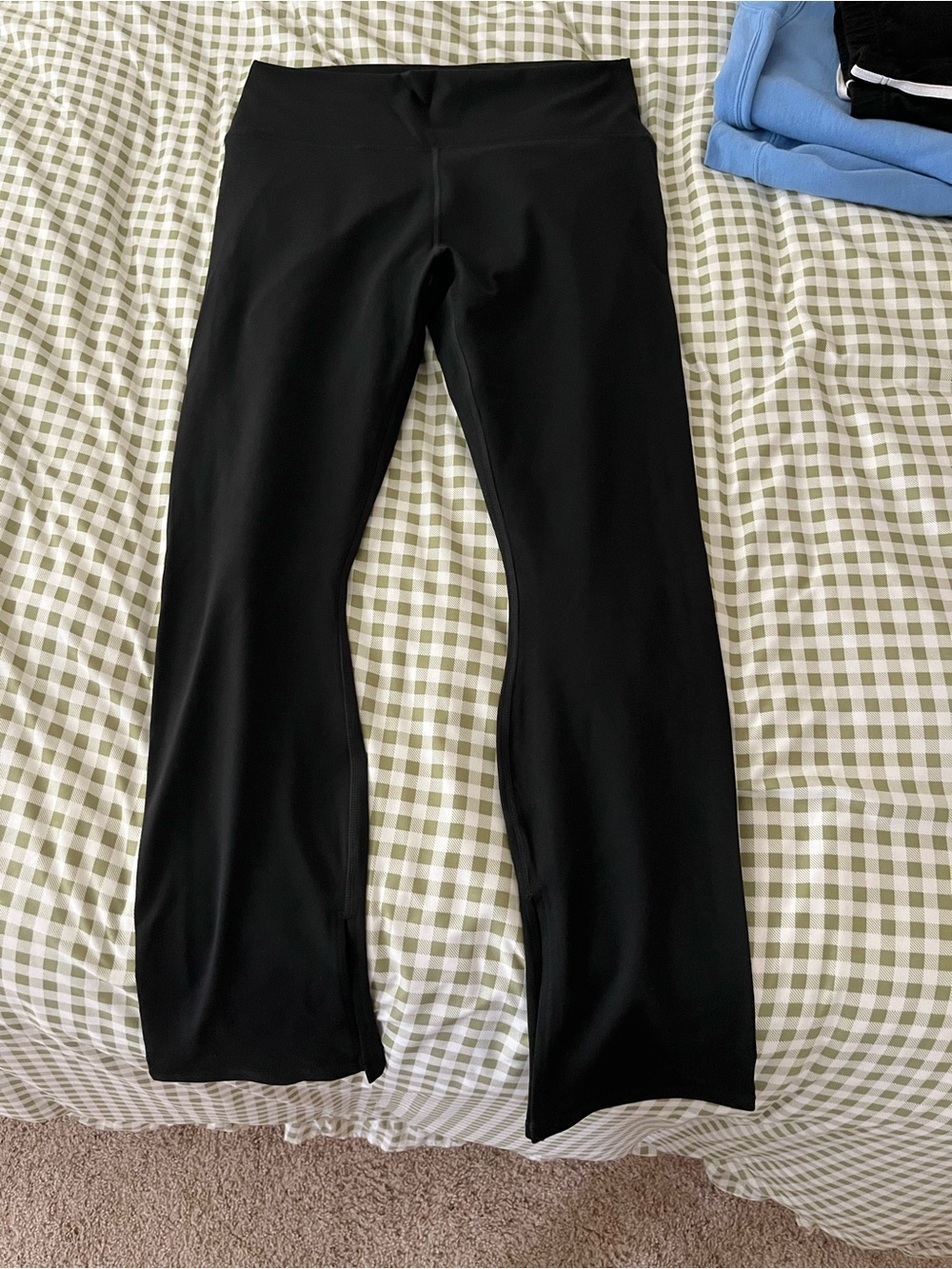 Fabletics Define PowerHold Split Hem Legging